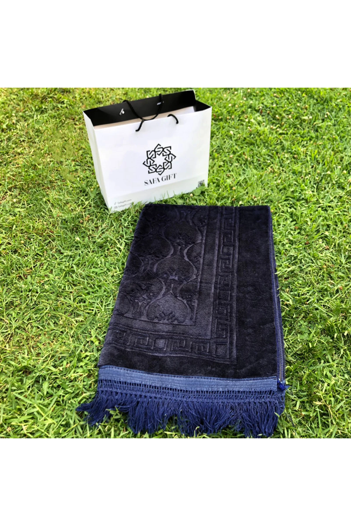 Lüks Kalın Yumuşak Peluş Kaymaz Deri Tabanlı Hediyelik Çeyizlik Seccade LACİVERT PELUŞ SECCADE