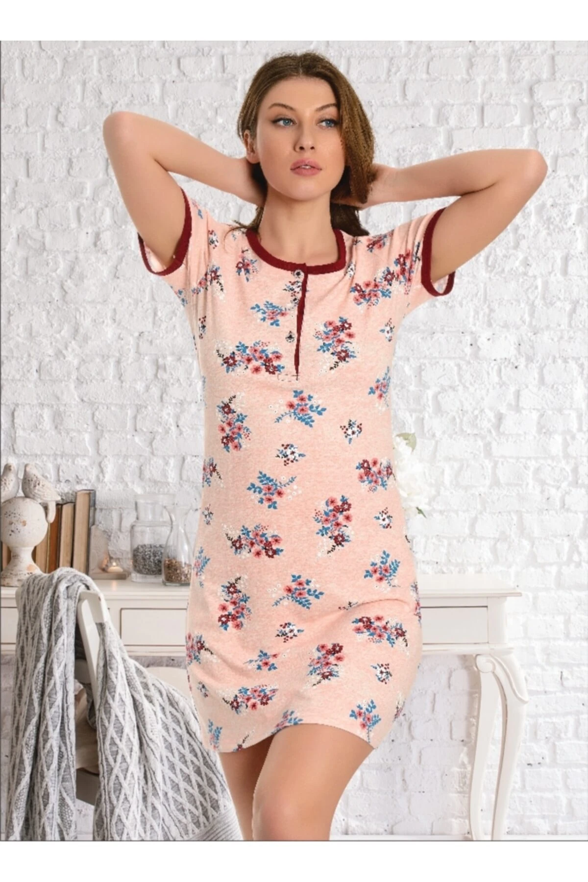 Kadın Pembe Kısa Kesim Gecelik
