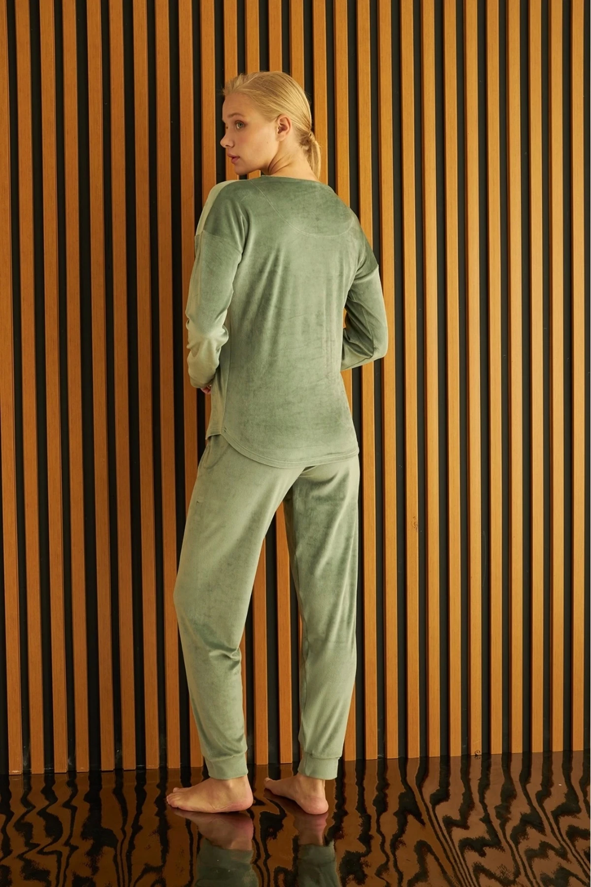 PİJAMONI KADIN SOFT KADİFE PİJAMA TAKIMI 4200 - HAKİ