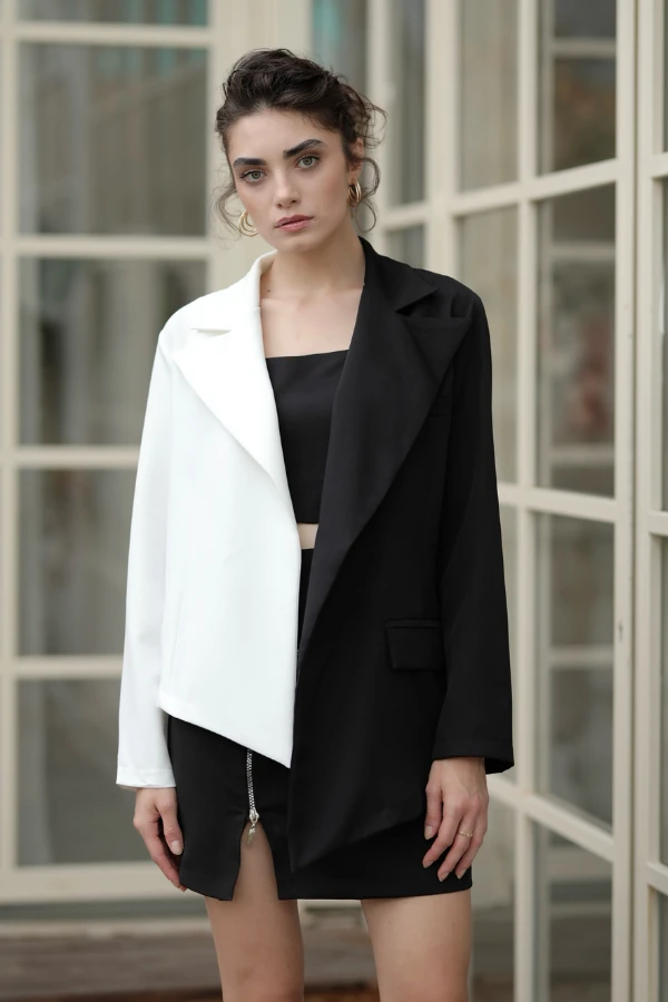 Siyah Beyaz Asimetrik Ceket