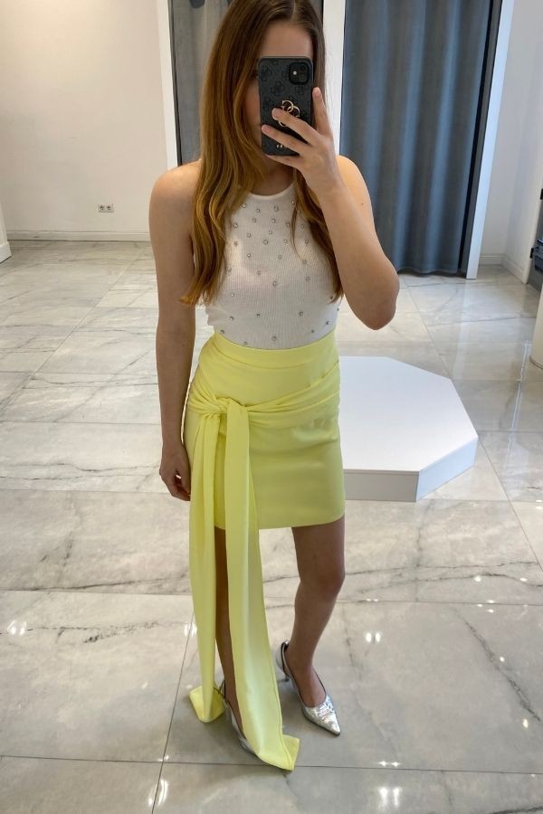 Sarı önden bağlama mini etek