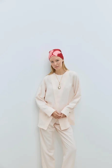 Toz pembe asimetrik tencel bluz