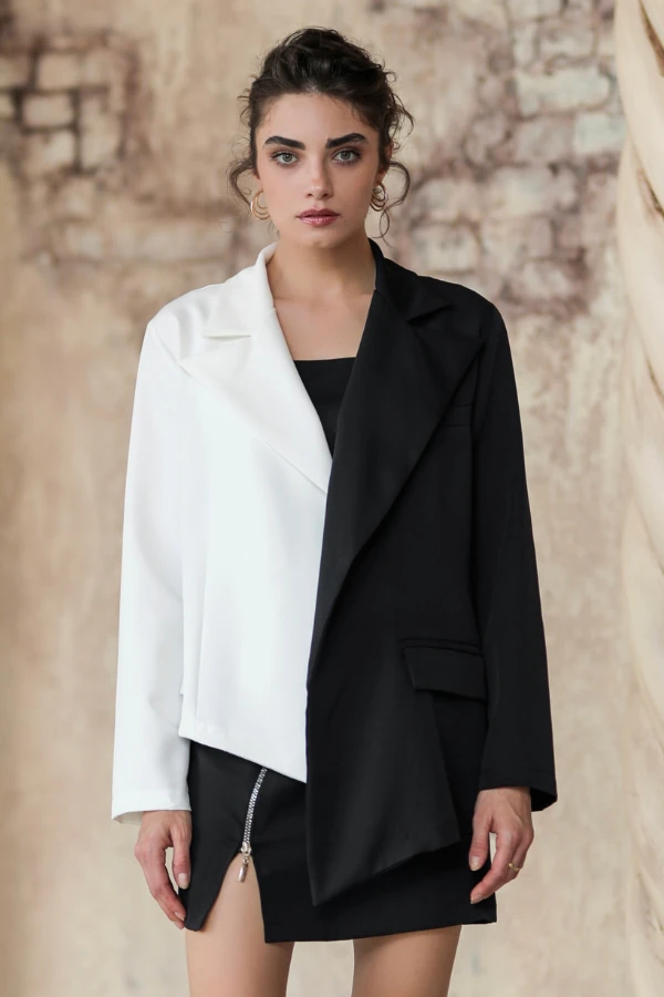 Siyah Beyaz Asimetrik Ceket