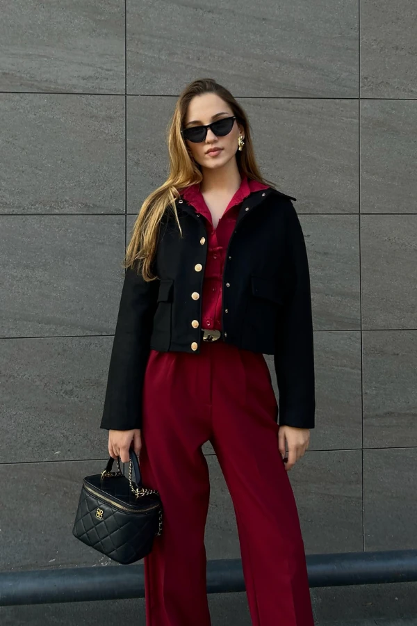 Gold düğmeli kaşe ceket