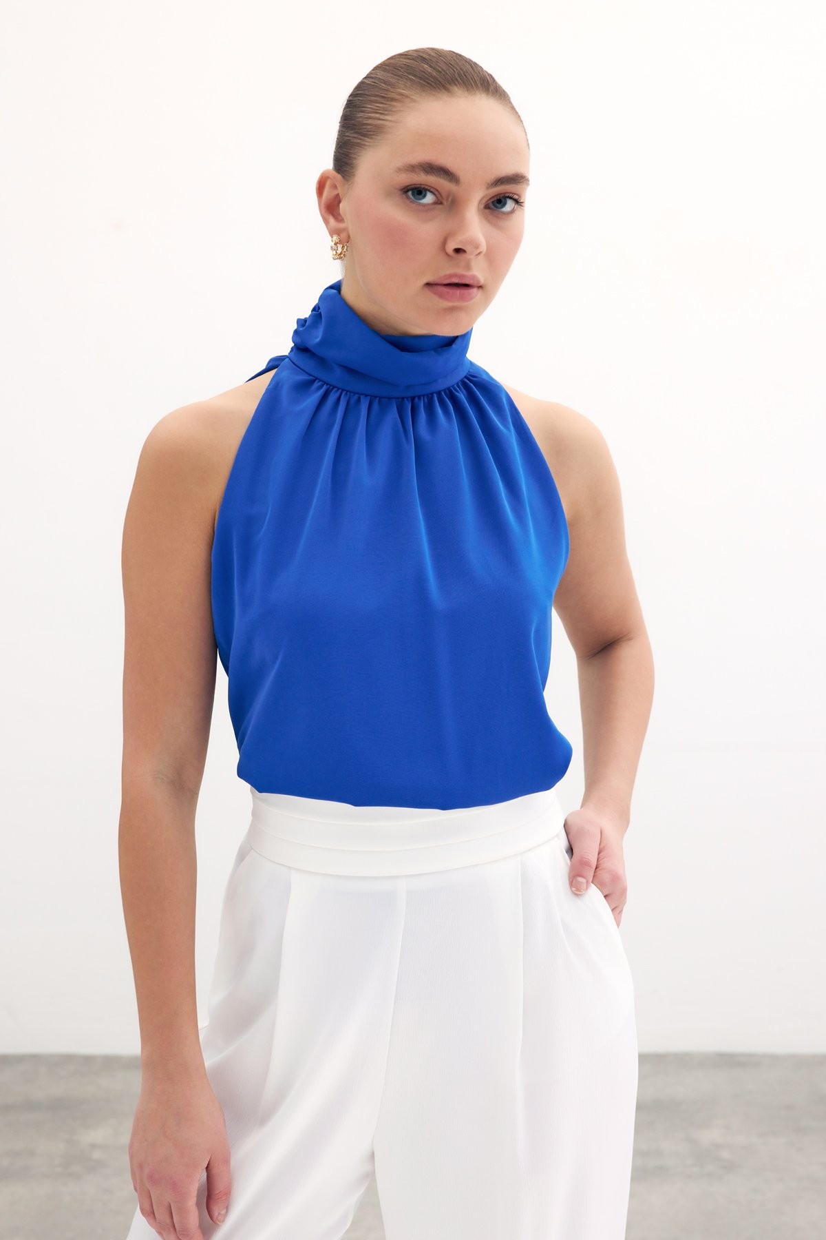Sax mavi halter yaka bluz
