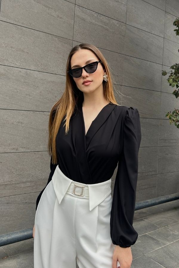 Siyah kruvaze vatkalı bodysuit 