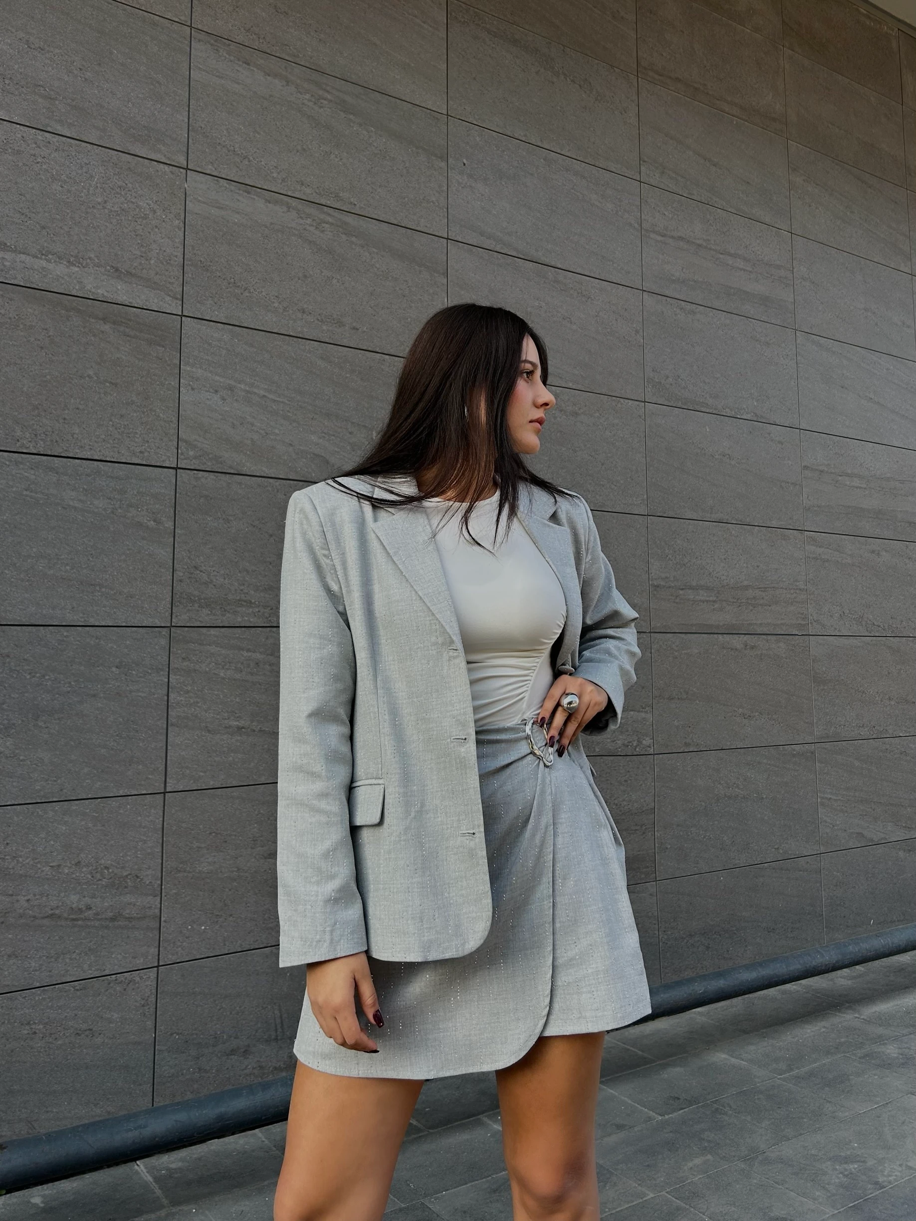 Gri taşlı ceket şort etek takım