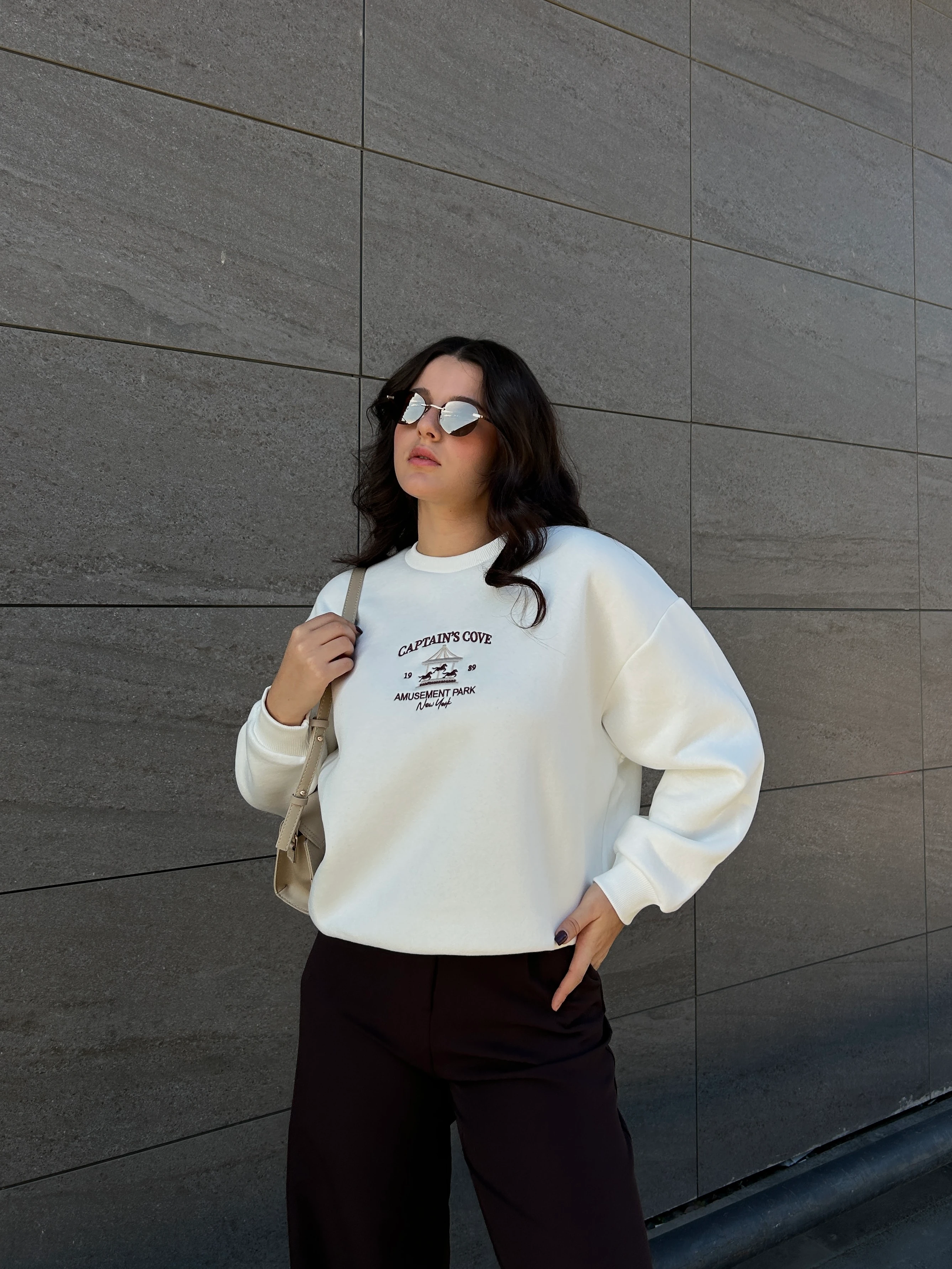Ekru captaın's sweatshırt