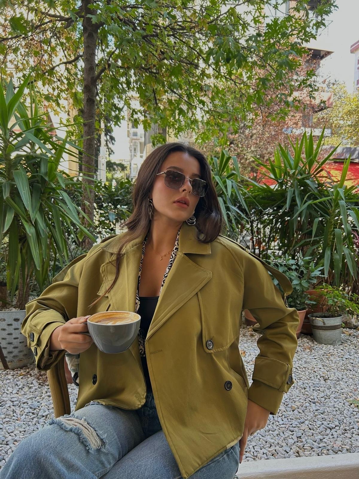 Yağ yeşil kısa trençkot