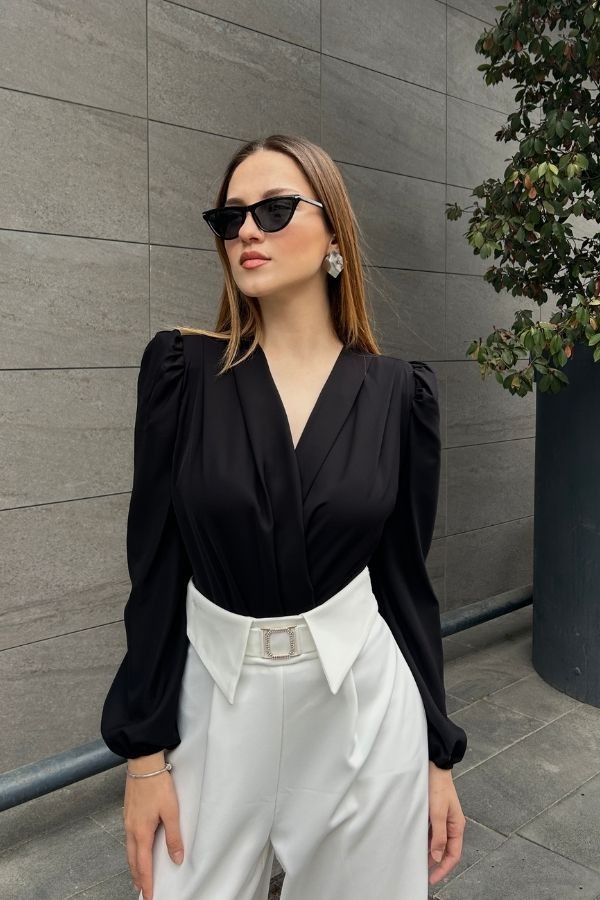 Siyah kruvaze vatkalı bodysuit 