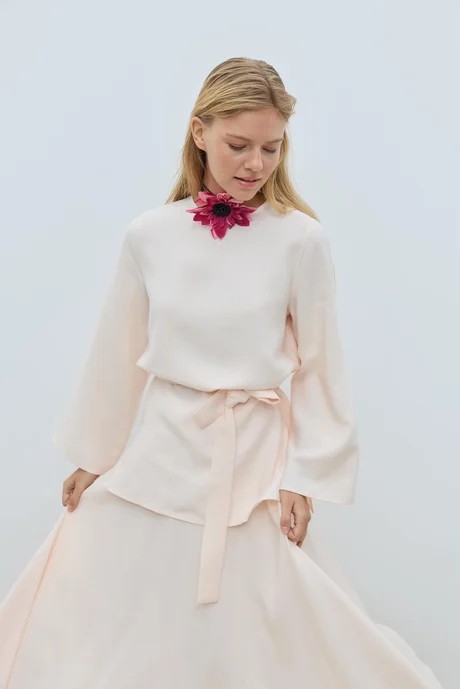 Toz pembe tencel kuşaklı bluz