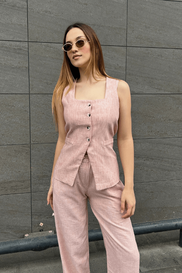 Pembe keten takım