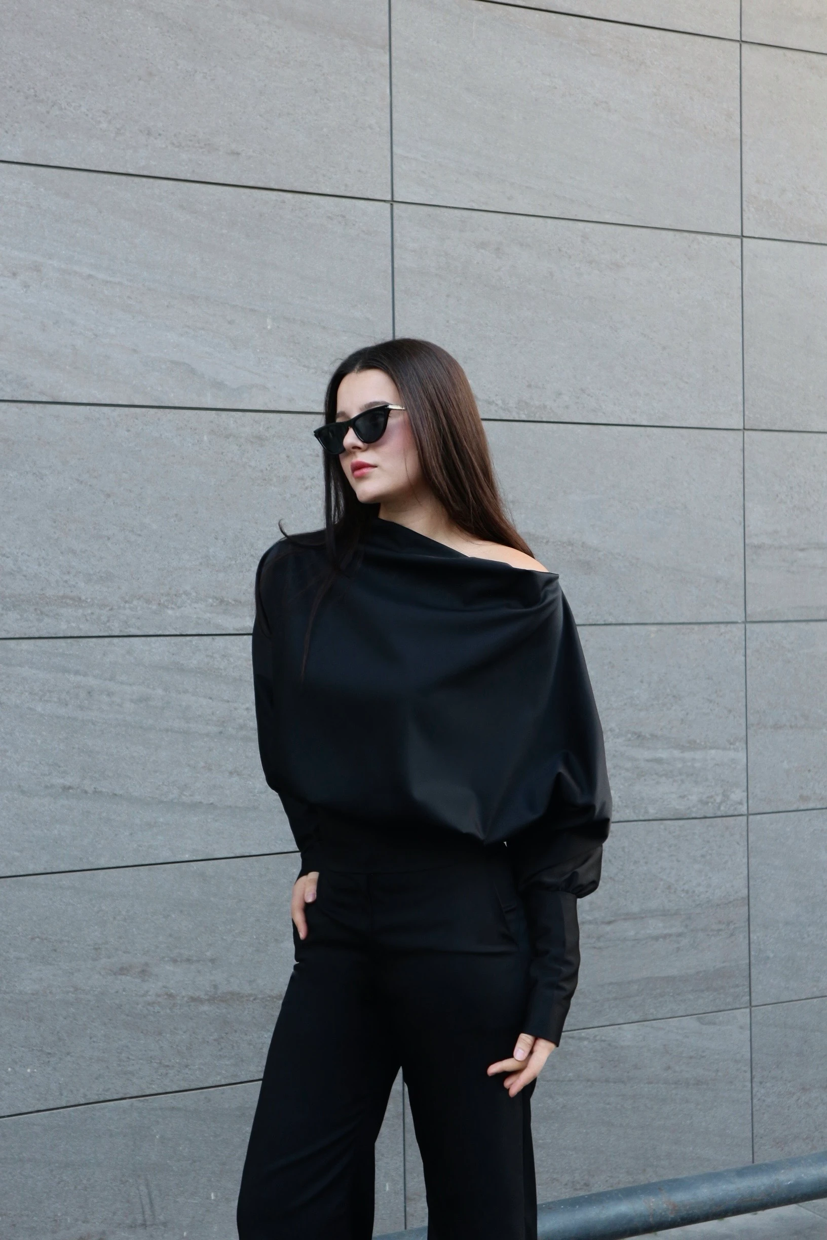 Siyah saten degaje yaka bluz