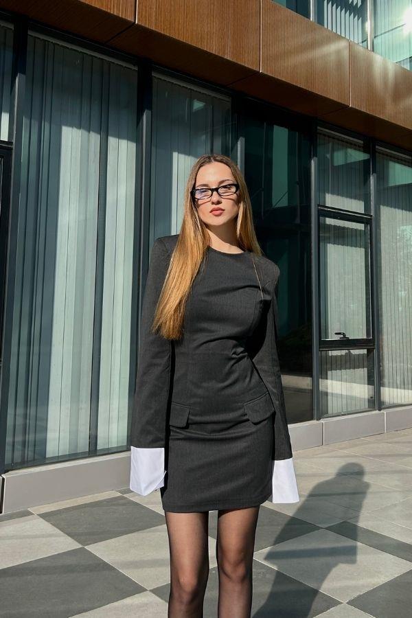 Gri beyaz manşetli elbise