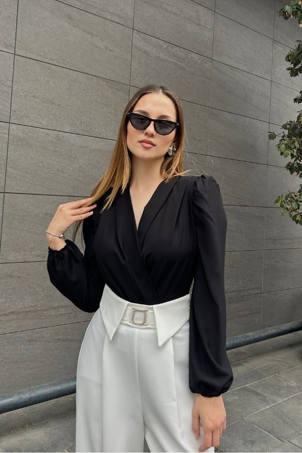 Siyah kruvaze vatkalı bodysuit 