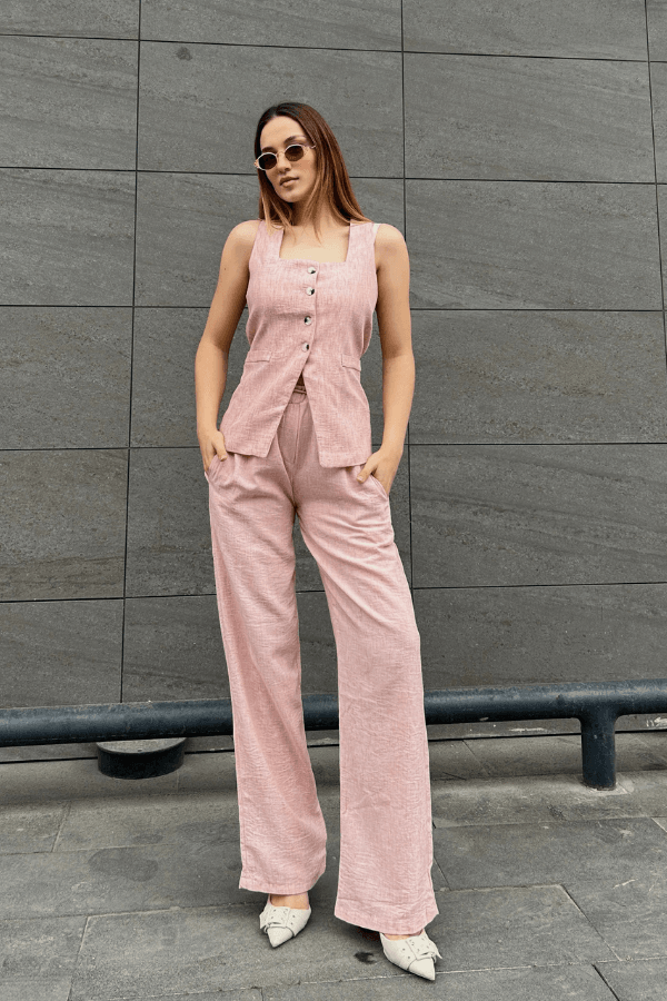 Pembe keten takım