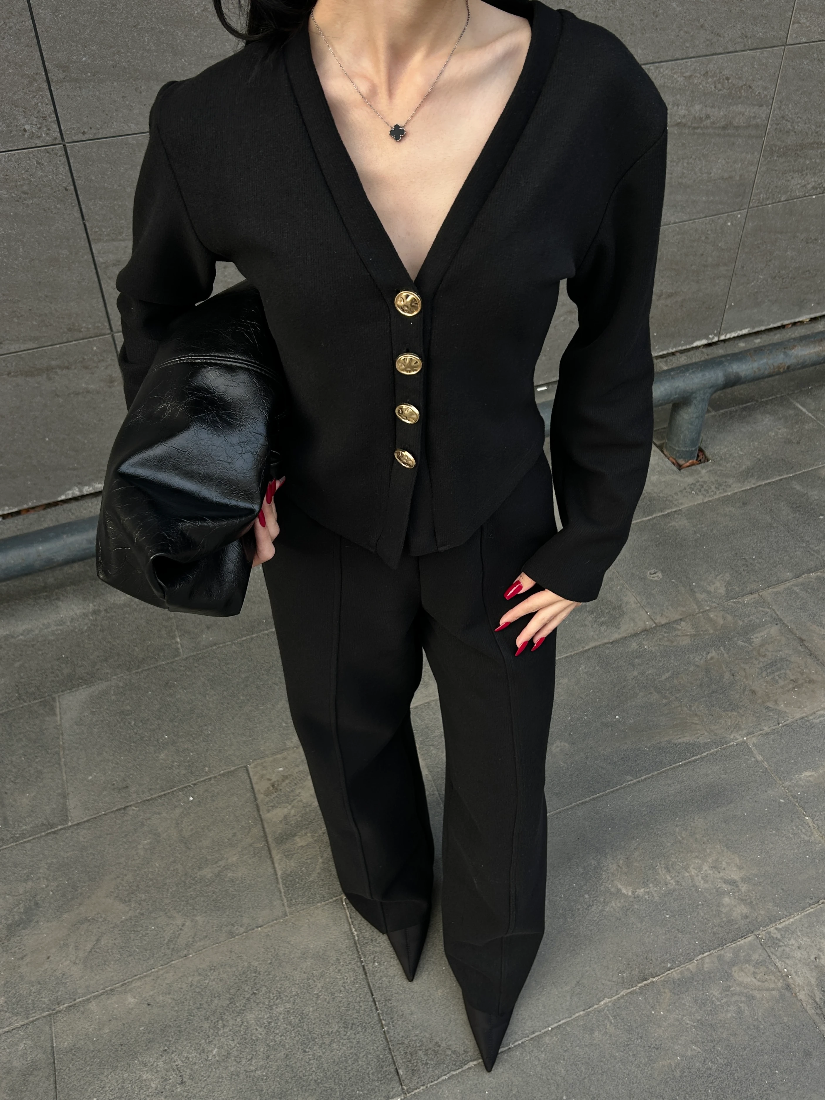 Siyah gold düğmeli triko takım