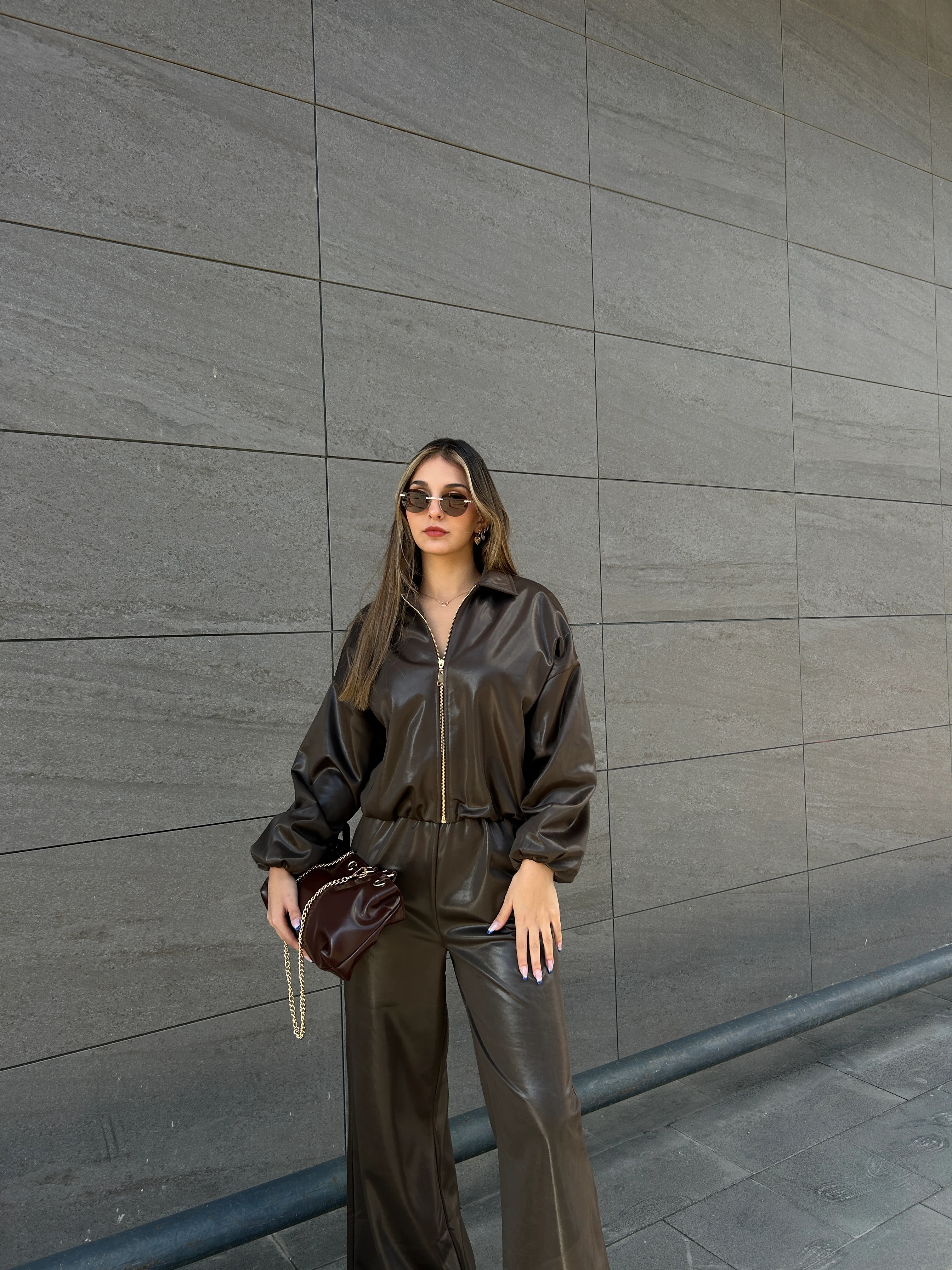 Deri görünümlü haki ceket