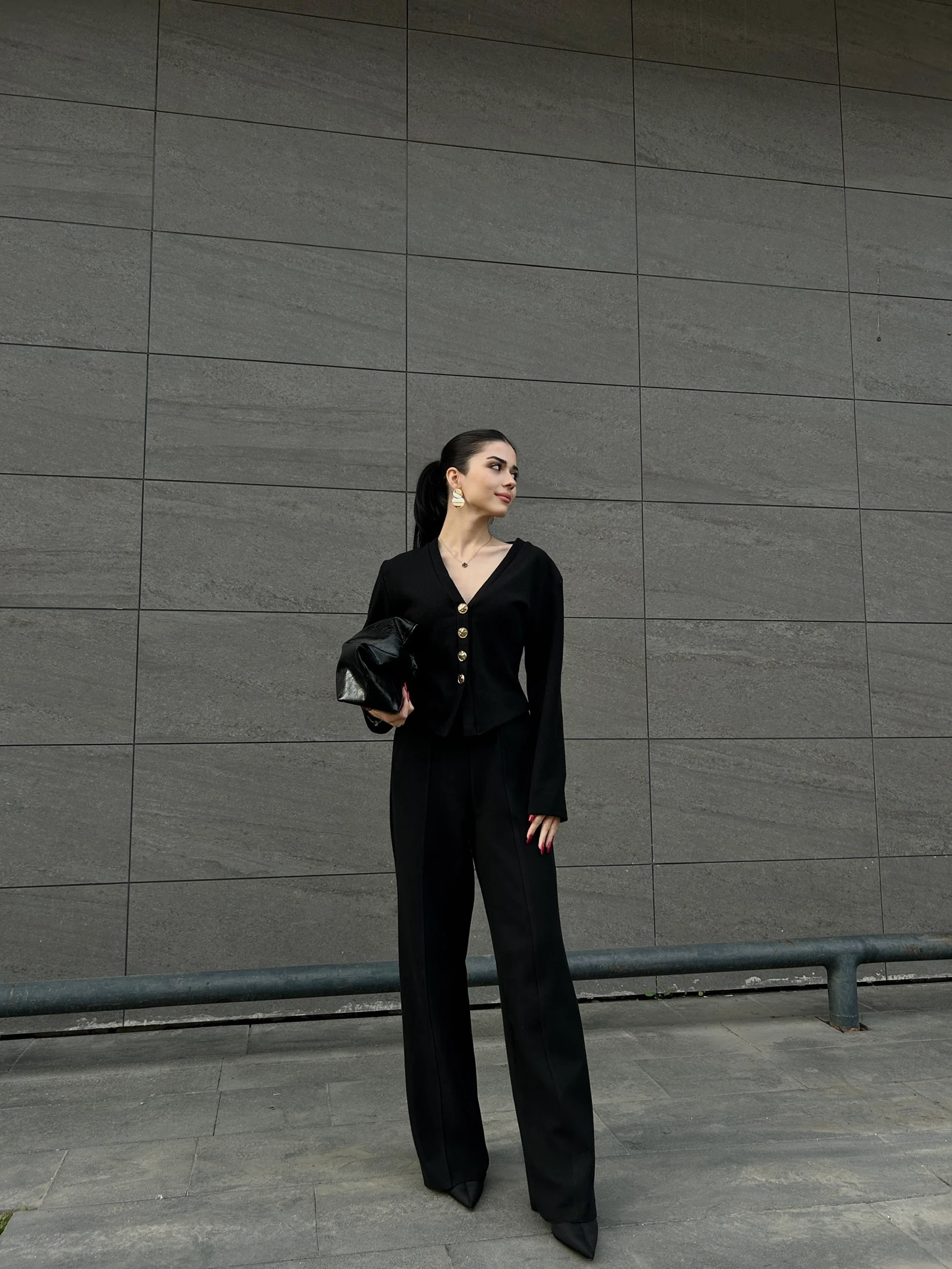 Siyah gold düğmeli triko takım