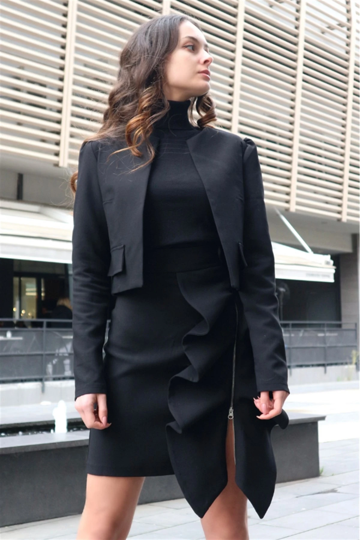 Ruffle Siyah Ceket