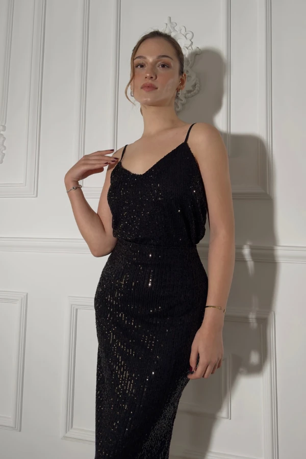 Siyah askılı payetli bluz