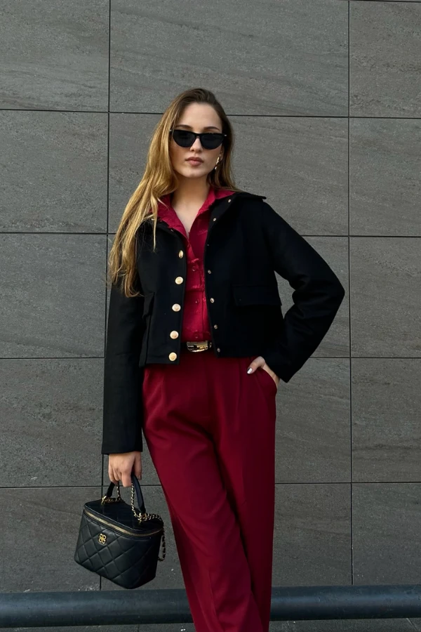 Gold düğmeli kaşe ceket