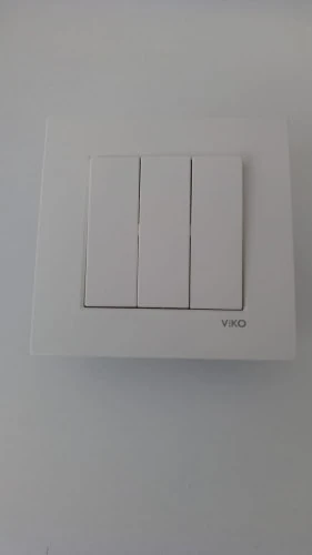 Karre Beyaz 3lü Anahtar (4 Adet)