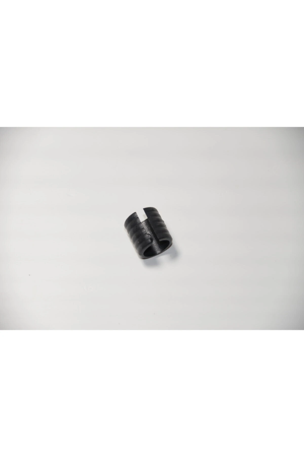 Ortası Yarık Dış Tapa