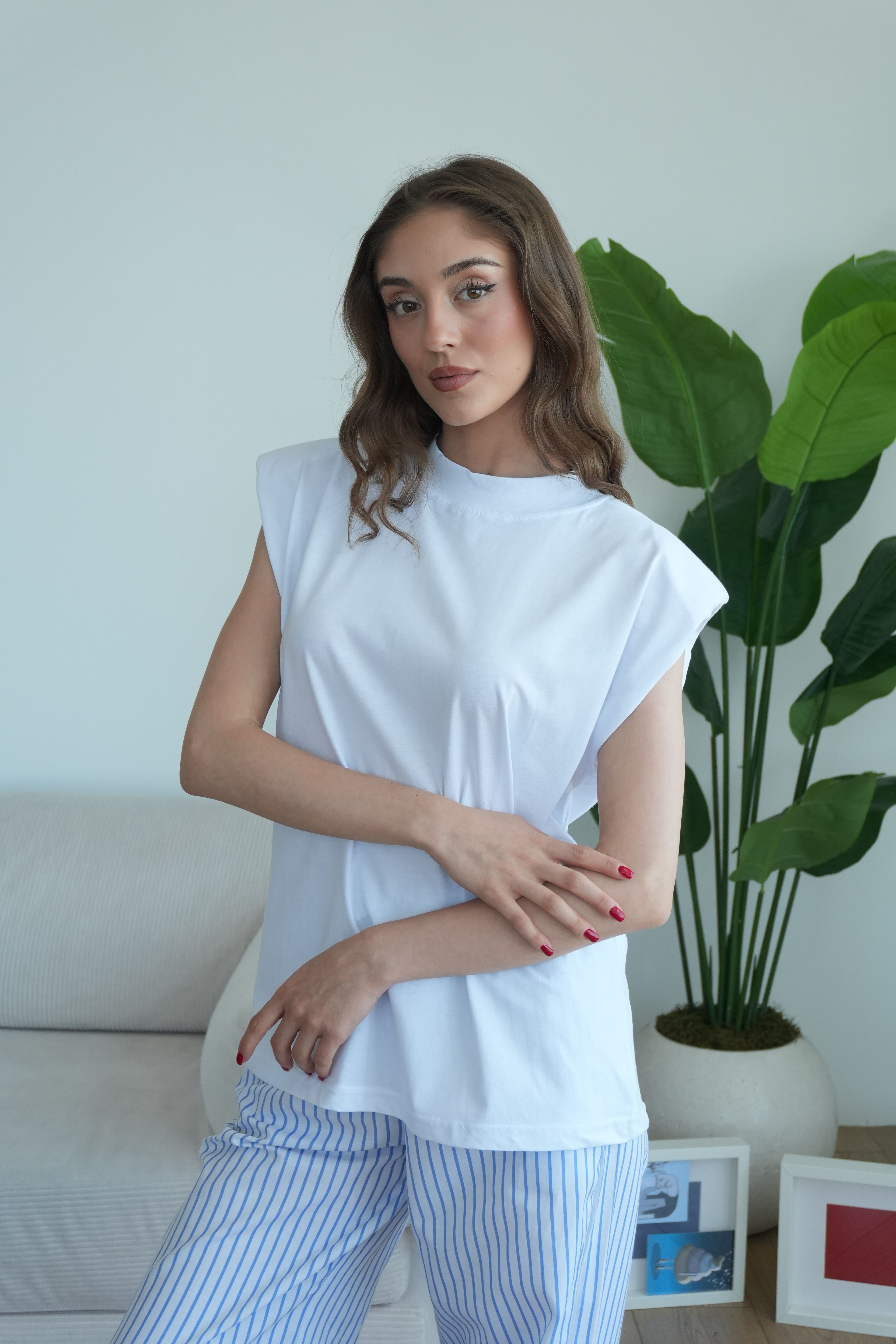 Deyvi Vatkalı Sıfırkollu Bluz - Beyaz