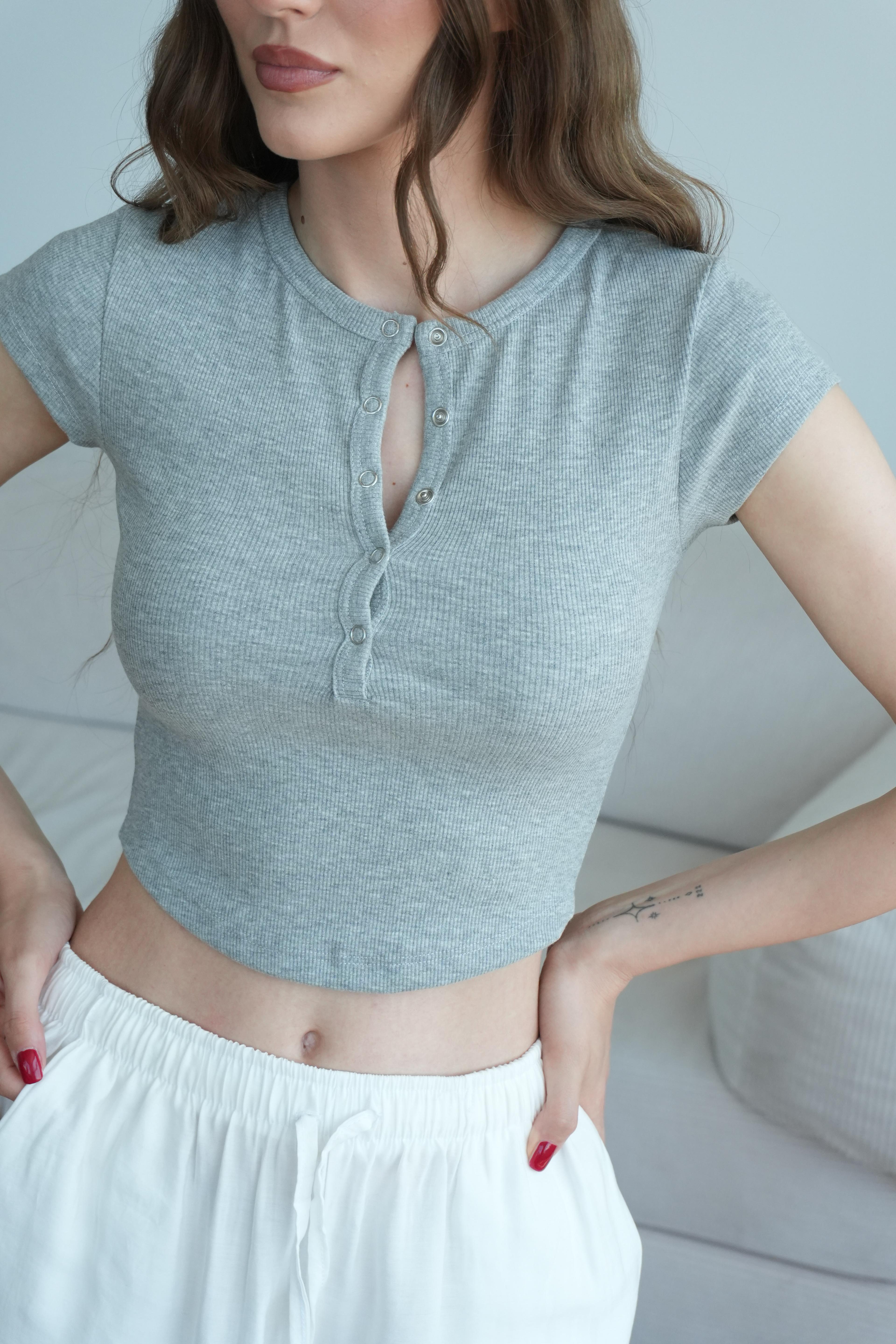 Merly Çıtçıtlı Fitilli Bluz - Gri