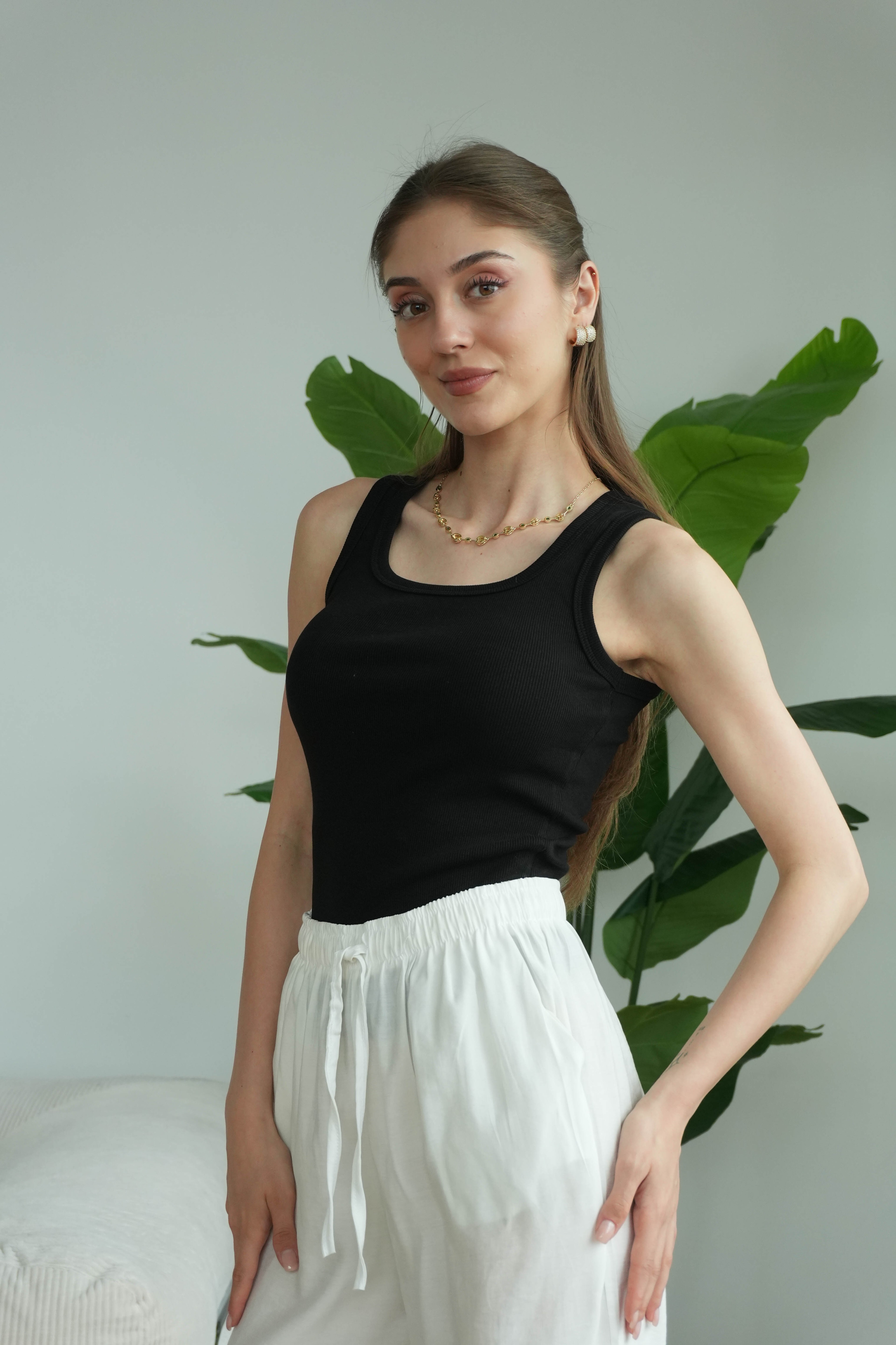 Sienna Kare Yaka Askılı Atlet - Siyah