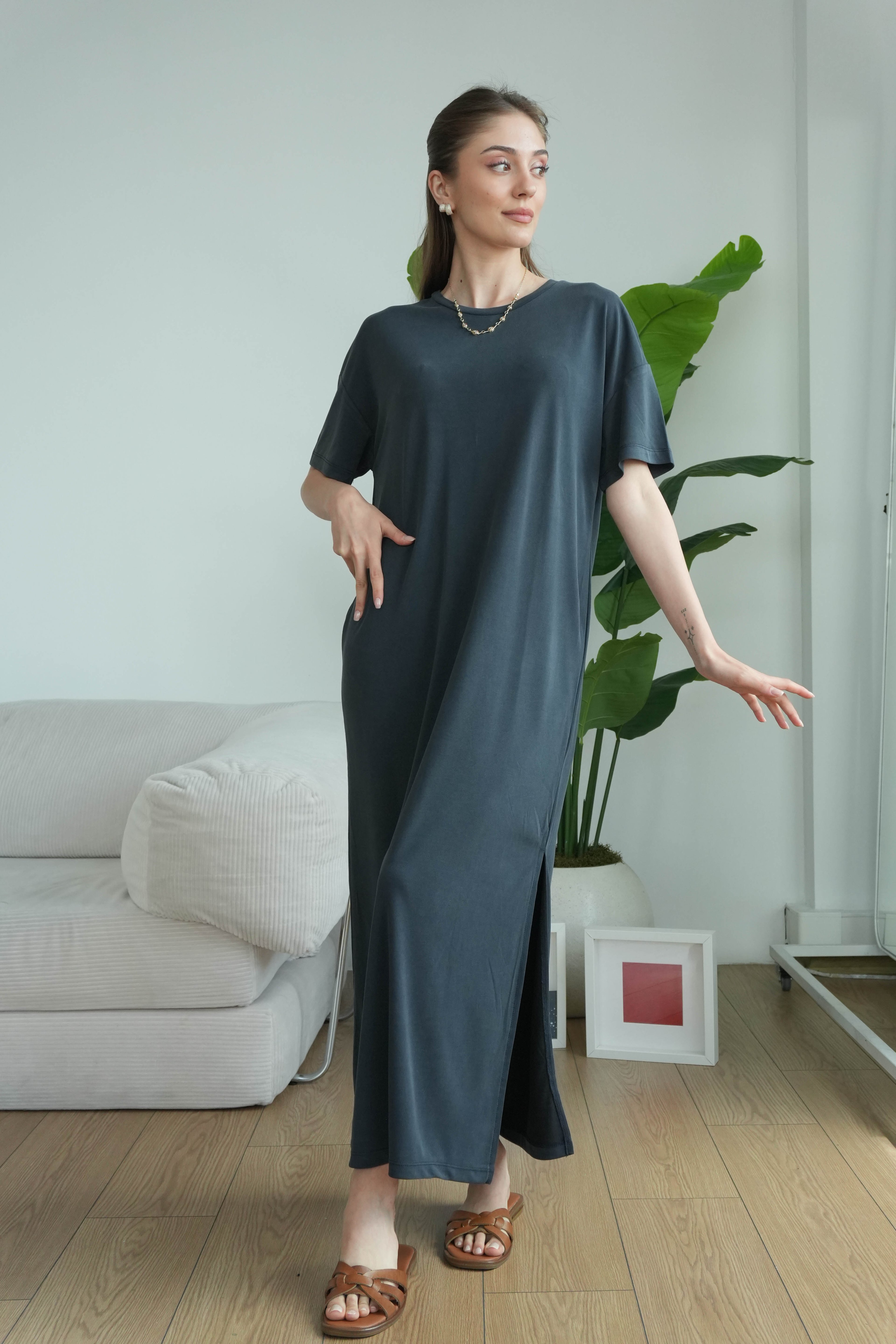 Modal Yırtmaçlı Günlük Elbise - Füme