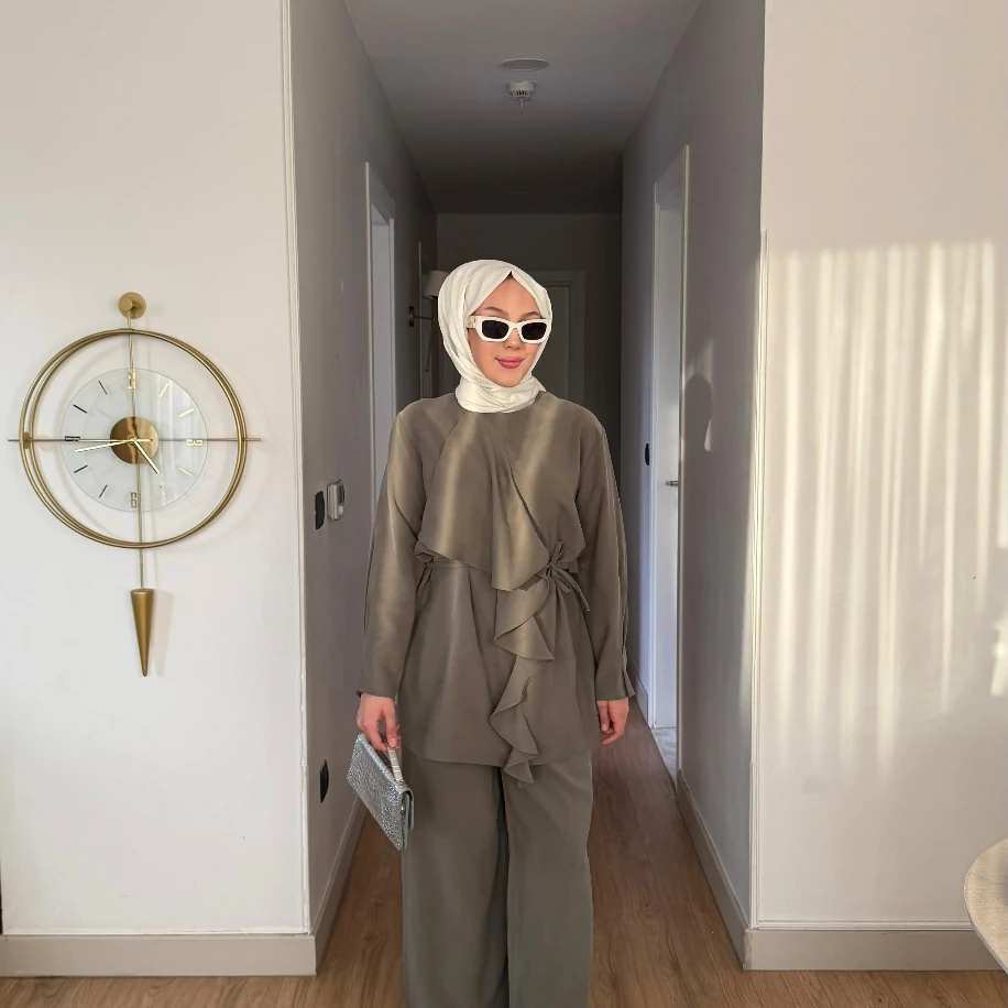 Fırfır Detaylı Pantolonlu Takım - 1035 Haki