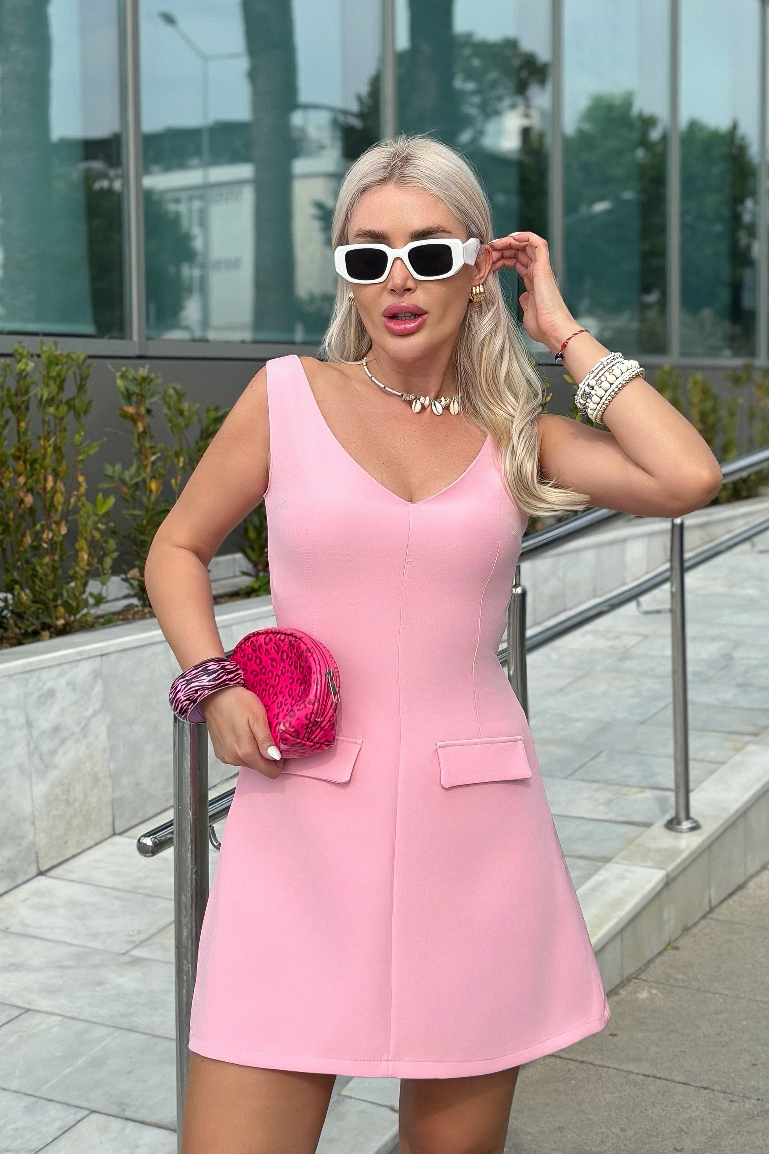 Betty Elbise - Pembe