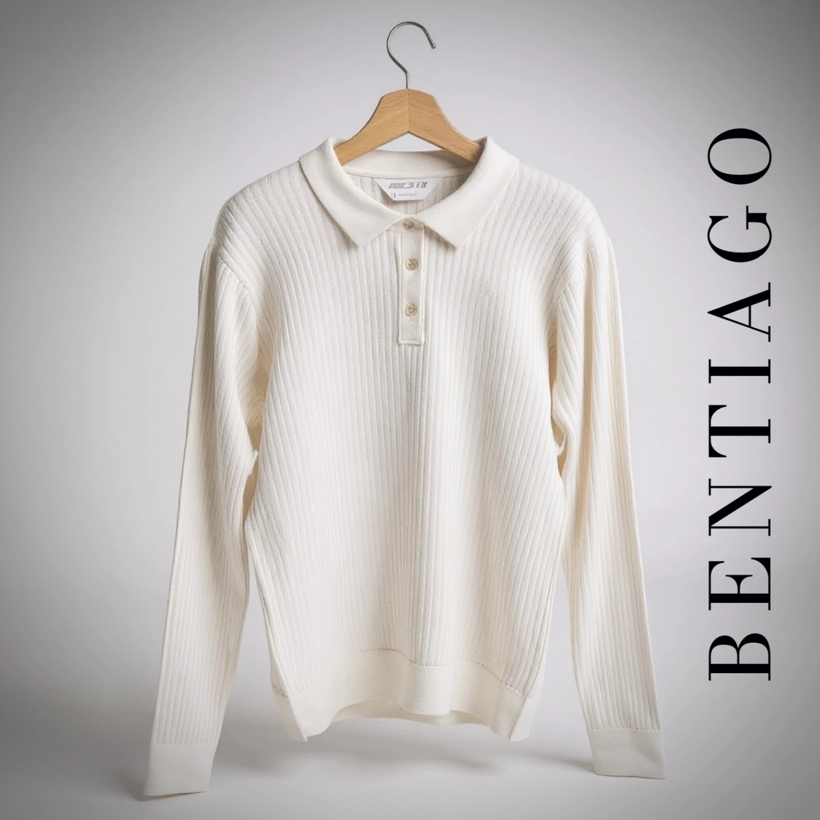 Beyaz Fitilli Düğmeli Yaka Triko