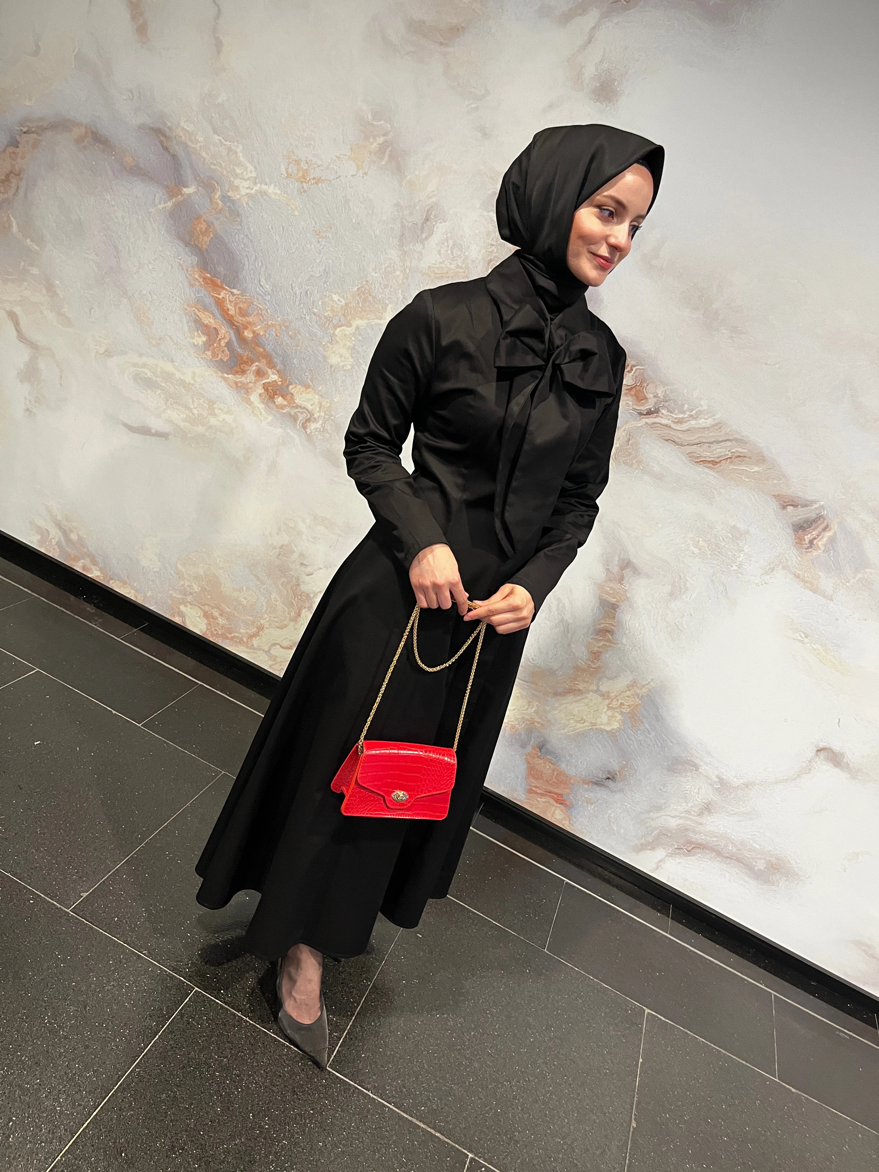 Fiyonk Yaka Detaylı %100 Cotton Elbise