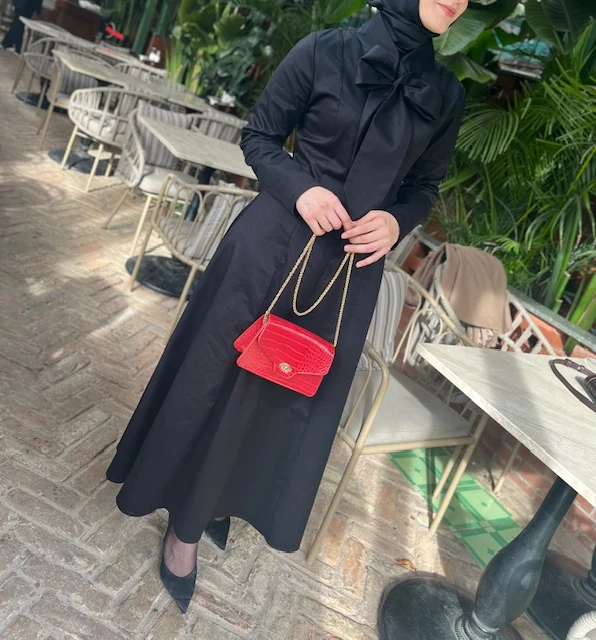 Fiyonk Yaka Detaylı %100 Cotton Elbise