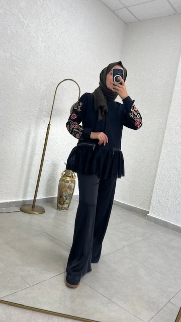 Nakış Detaylı Peplun Model Üst