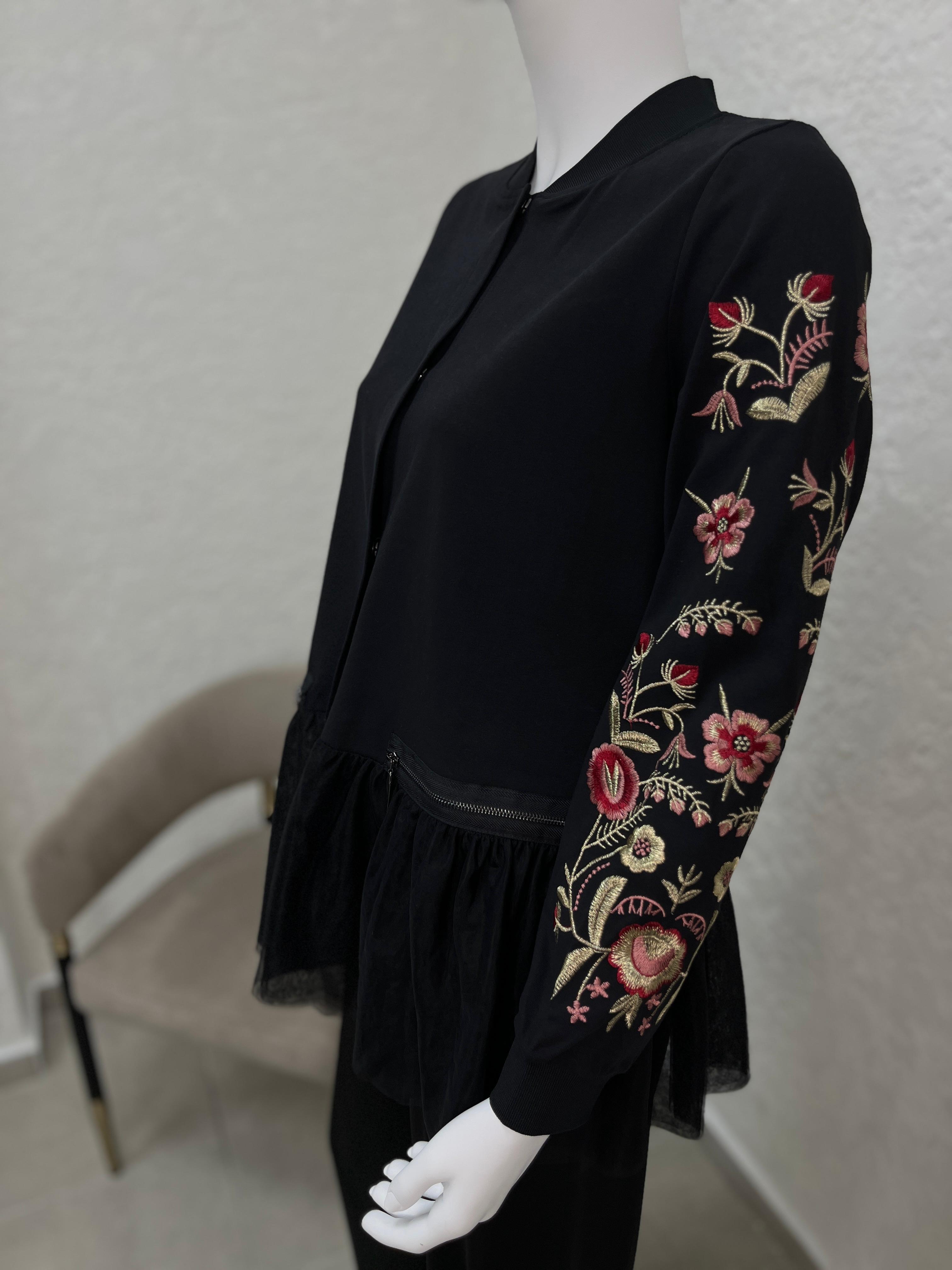 Nakış Detaylı Peplun Model Üst