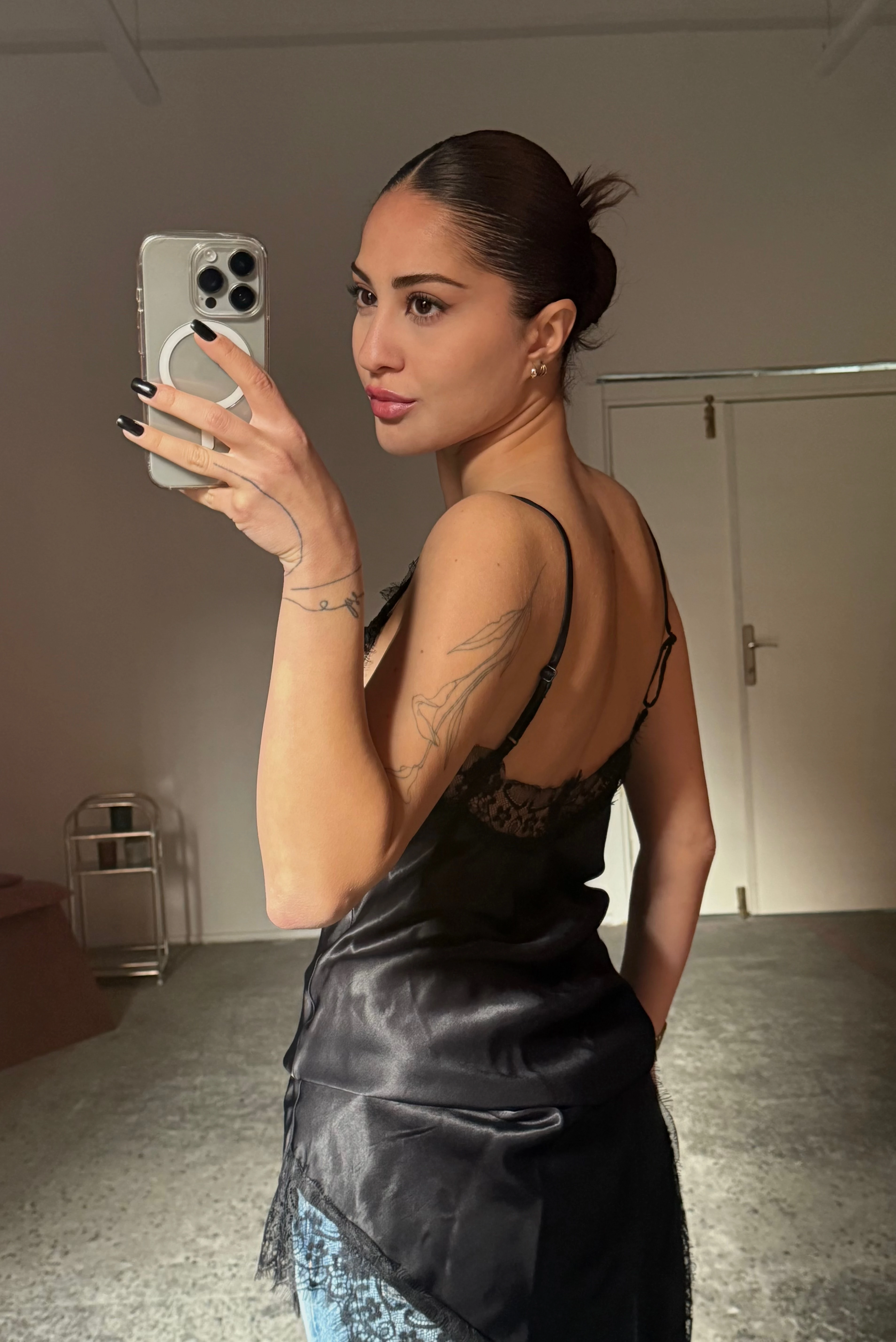 Asimetrik, Dantel Detaylı Bluz (askısı ayarlanabilir)