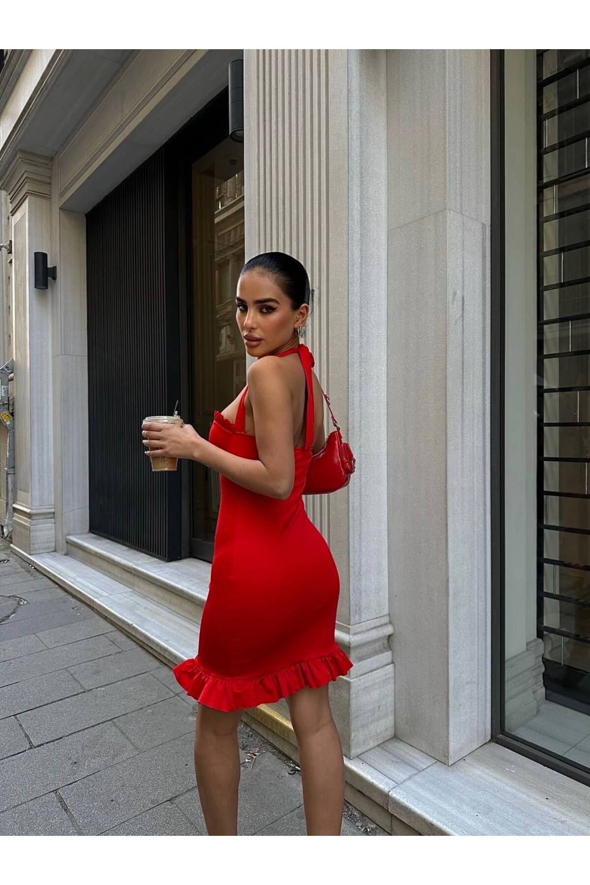 Italyan Fırfır Detaylı Boyundan Bağlamalı Mini Elbise