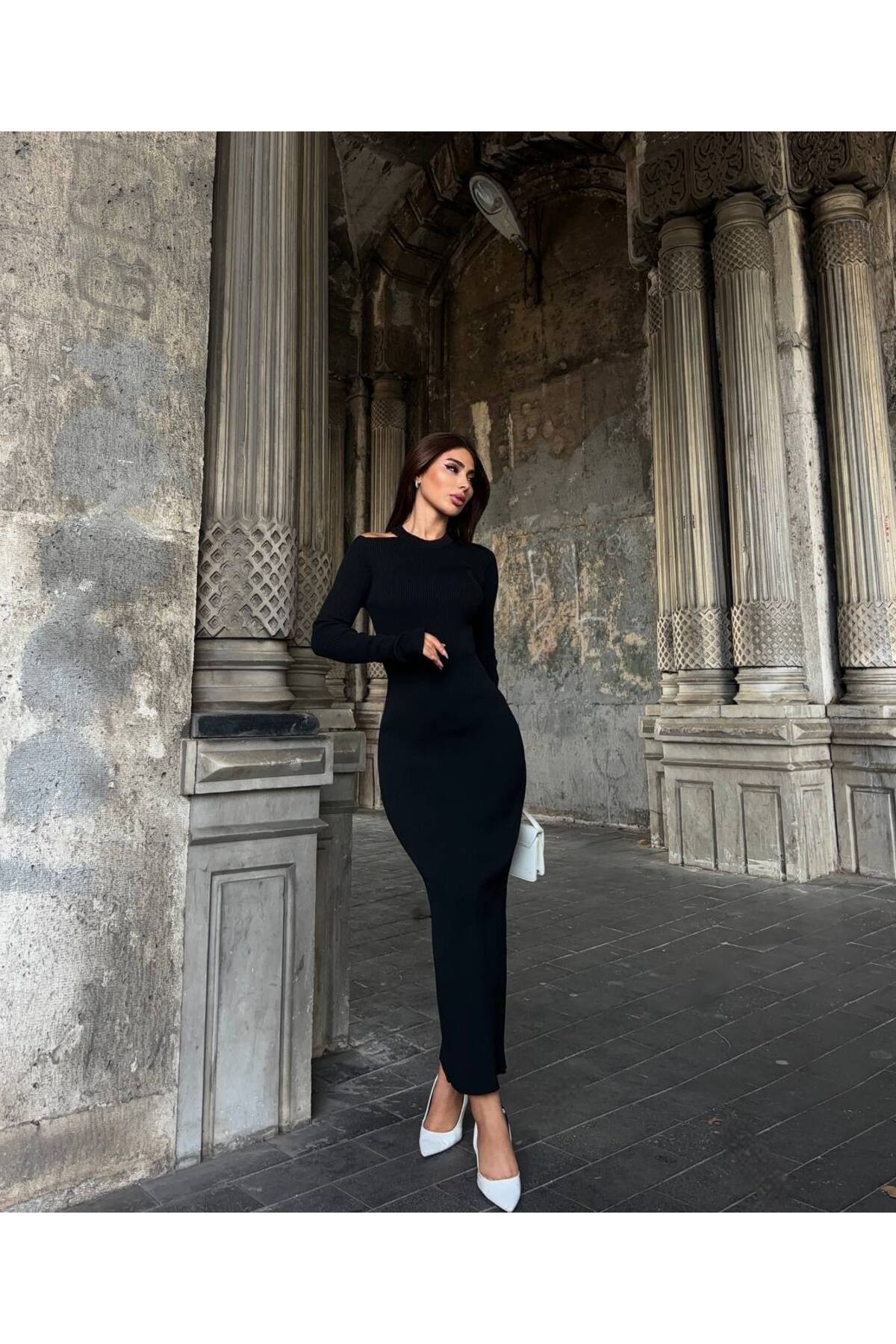 Uzun Kollu, Maxi Boy Omzu Cut-Out Detaylı Triko Elbise