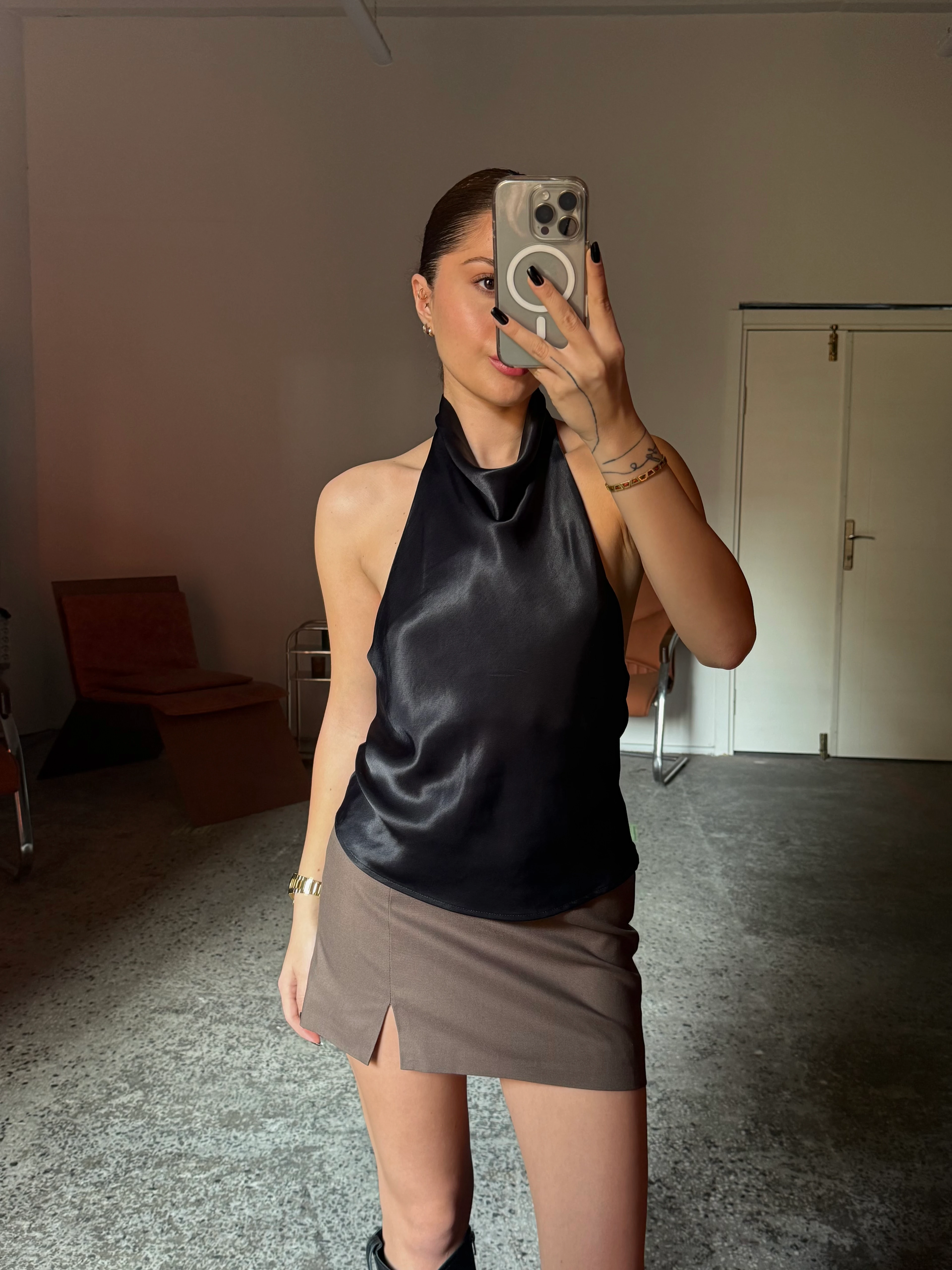 Halter Yaka Saten Sırt Dekolteli Bluz