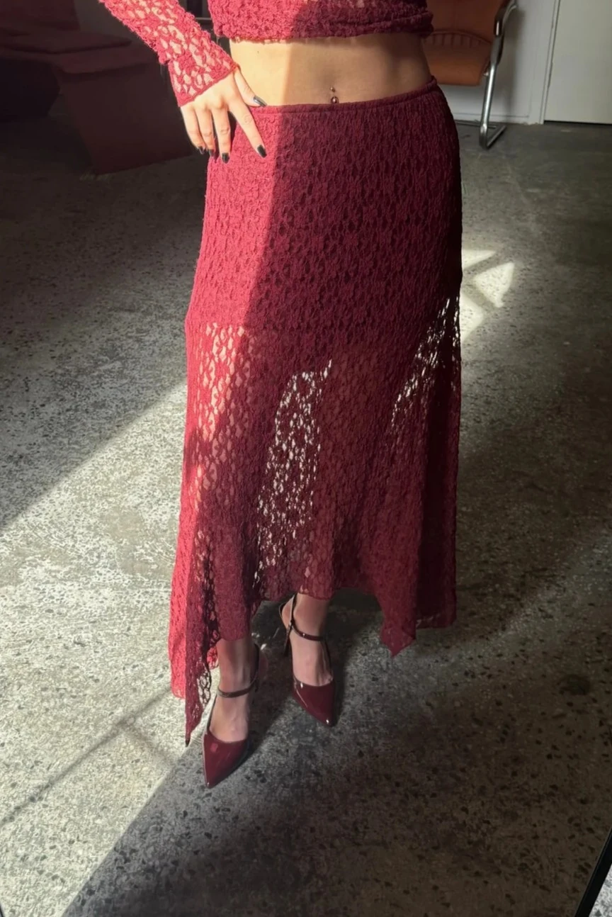 Dantelli, İçi Astarlı Uzun Asimetrik Etek