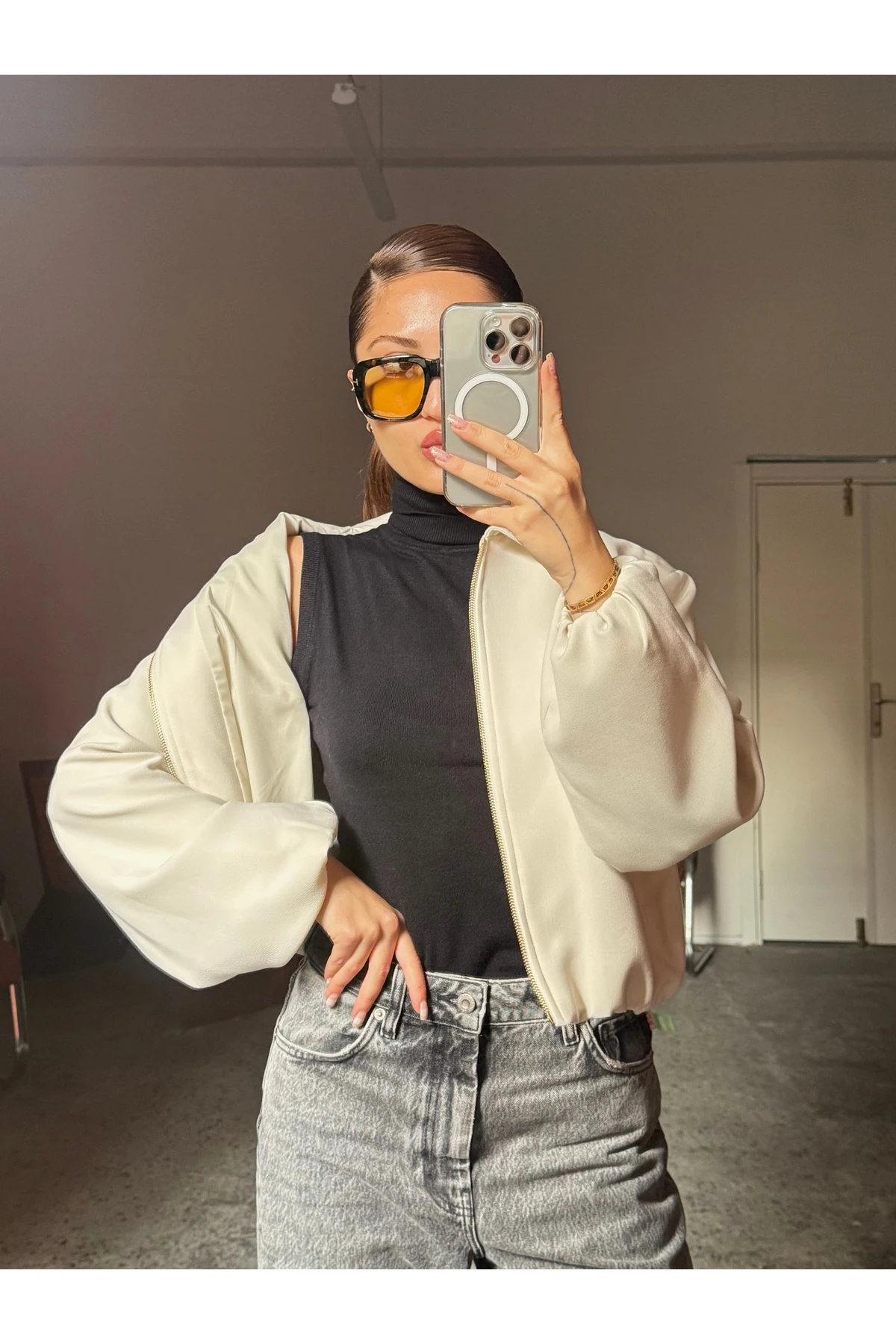 Gold Fermuarlı Lastikli Kısa Bomber Ceket