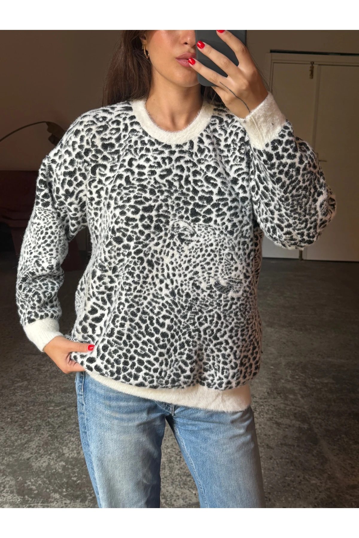 Leopar Detaylı Tüylü Kadın Kazak