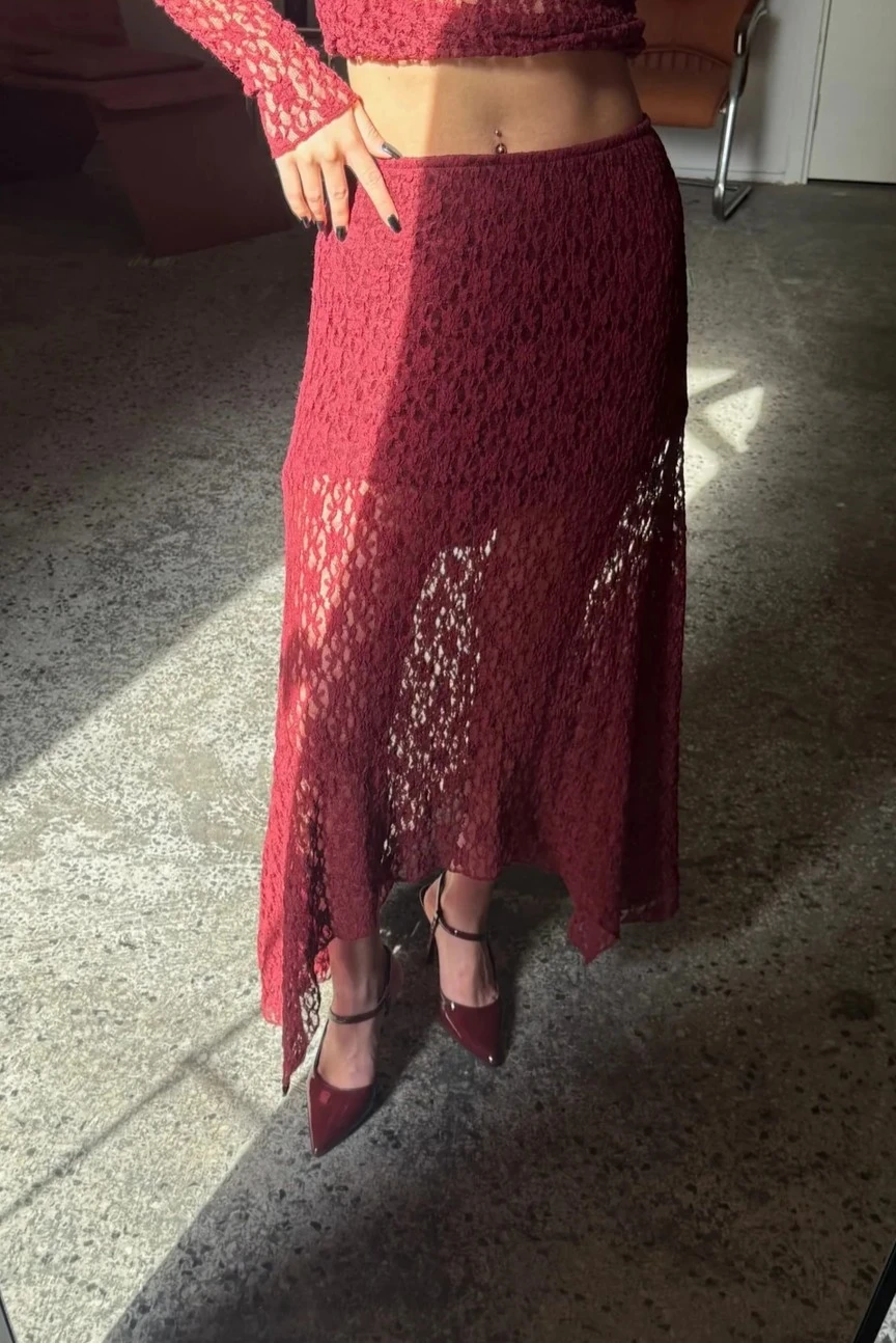 Dantelli, İçi Astarlı Uzun Asimetrik Etek