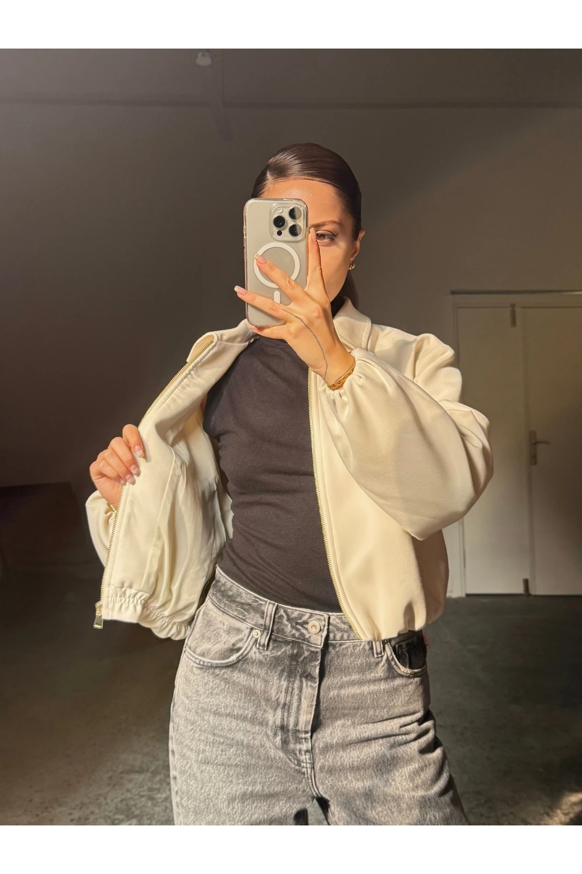 Gold Fermuarlı Lastikli Kısa Bomber Ceket