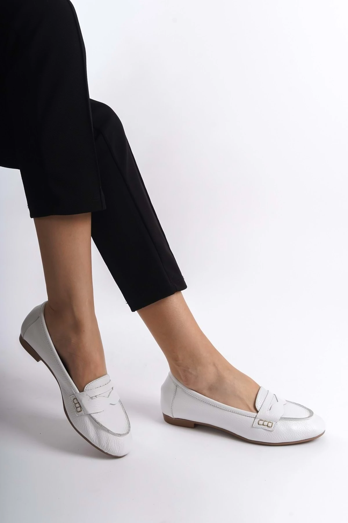 Kadın Hakiki Deri Saraçlı Rahat Babet - BEYAZ