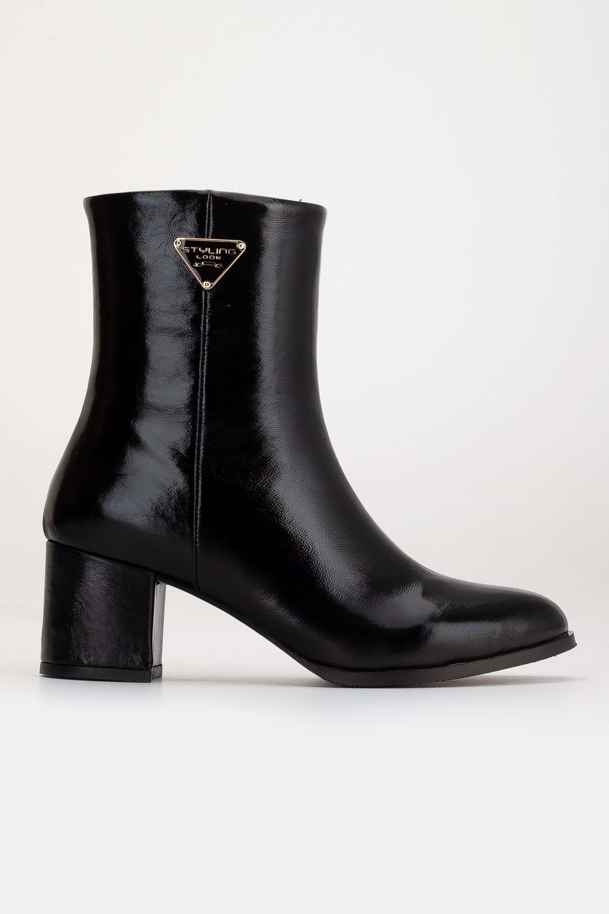 Kadın Hakiki Deri Aksesuarlı Topuklu Bot - SİYAH RUGAN